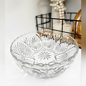 VINTAGE ANCHOR HOCKING GLASS BOWL/STAR CAMEO PATTERN